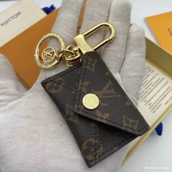 Aaa replica ru KIRIGAMI BAG KEY VUITTON AND LOUIS POUCH CHARM HOLDER 0704